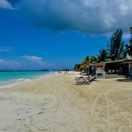 Foote Prints On The Sands Hotel Negril Exterior photo