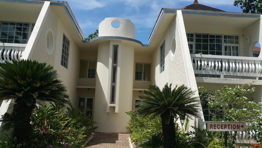 Foote Prints On The Sands Hotel Negril Exterior photo