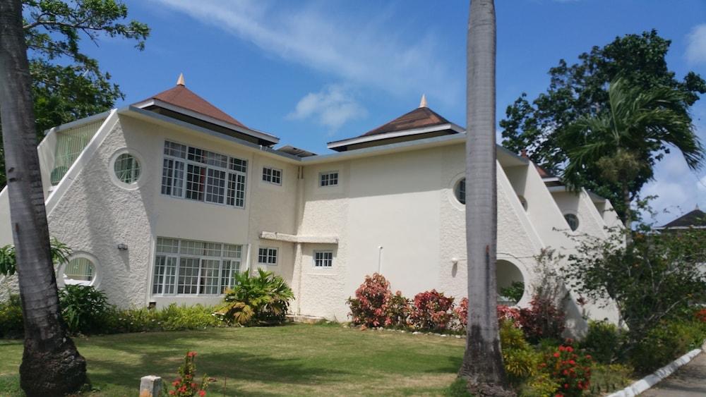 Foote Prints On The Sands Hotel Negril Exterior photo