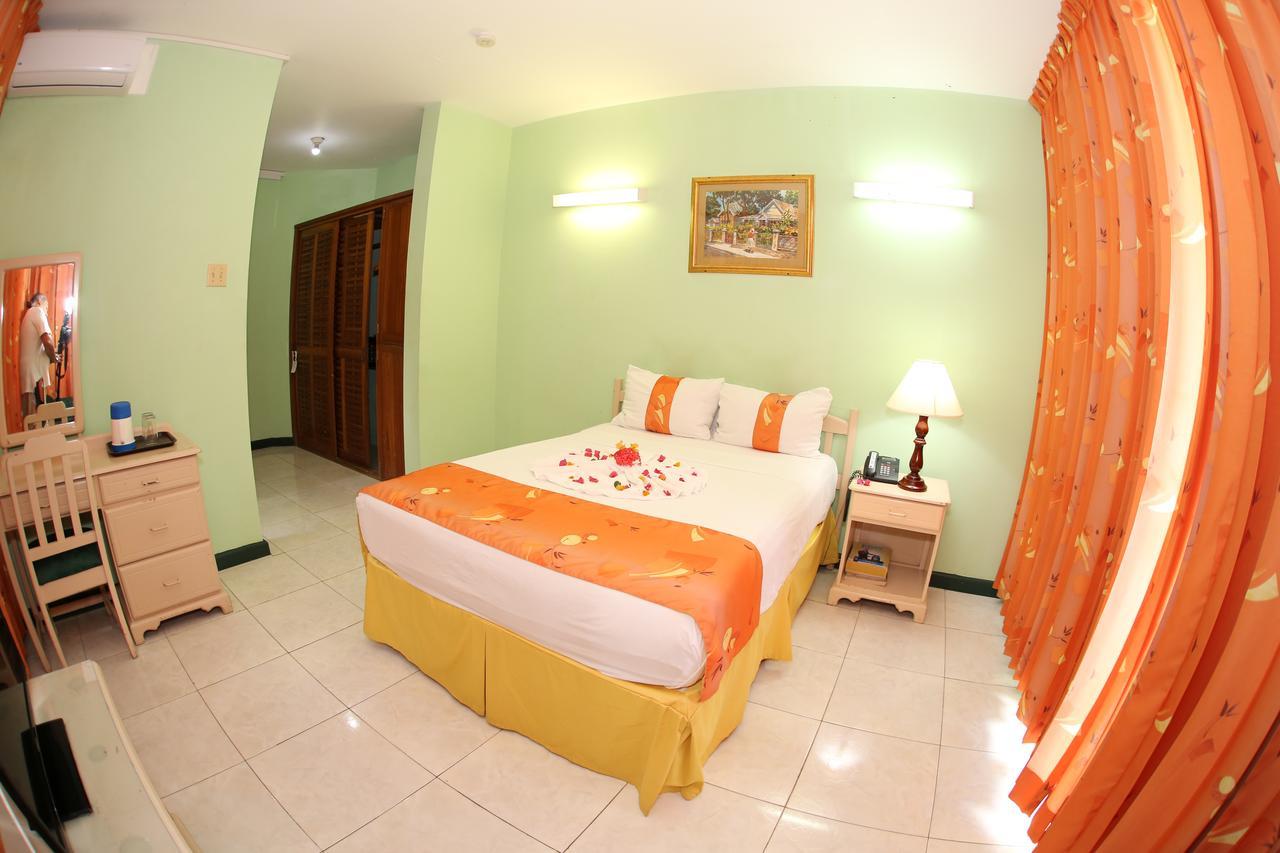 Foote Prints On The Sands Hotel Negril Exterior photo