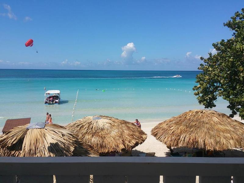 Foote Prints On The Sands Hotel Negril Exterior photo