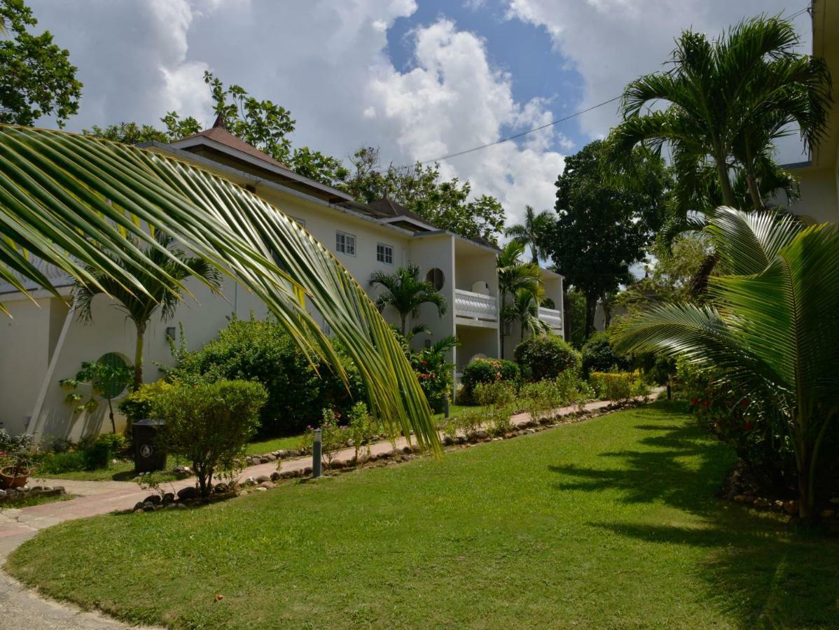 Foote Prints On The Sands Hotel Negril Exterior photo