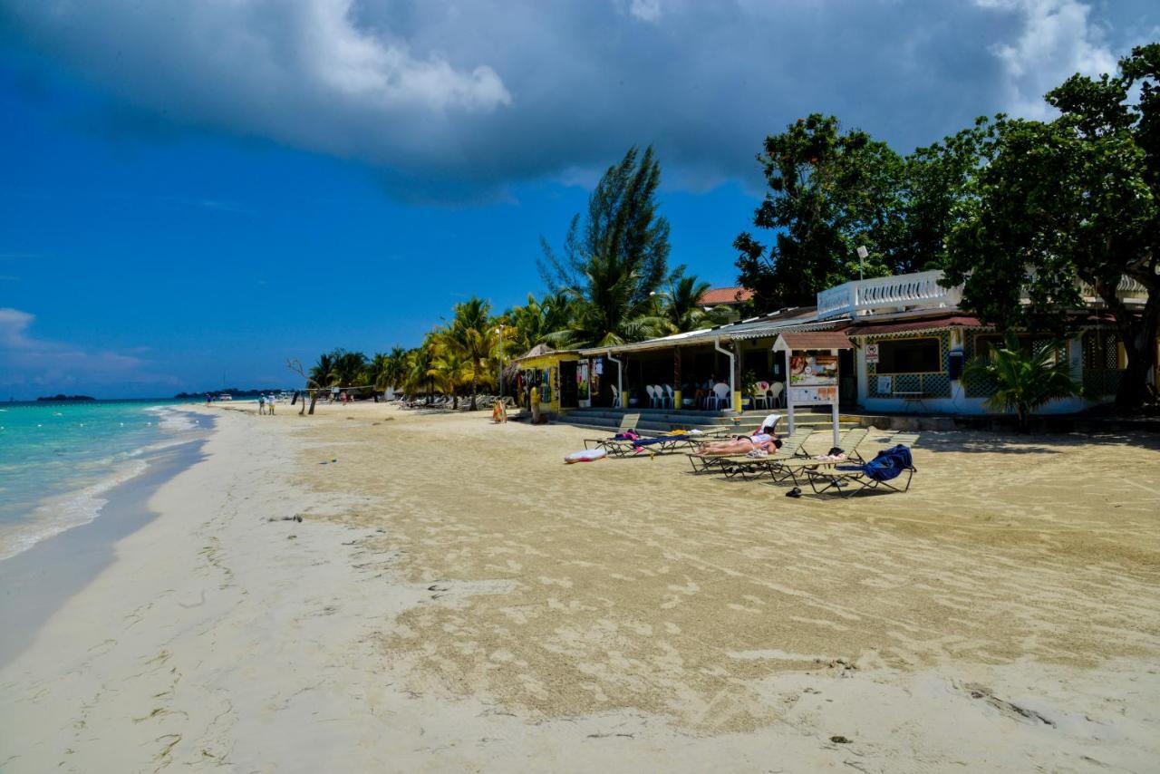 Foote Prints On The Sands Hotel Negril Exterior photo